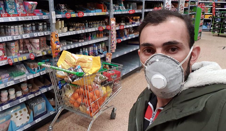 Refugee volunteers to help neighbours during the COVID-19 lockdown.